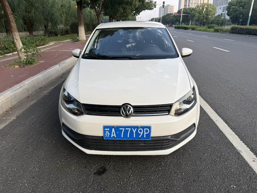 Volkswagen Polo 2014 car image #2