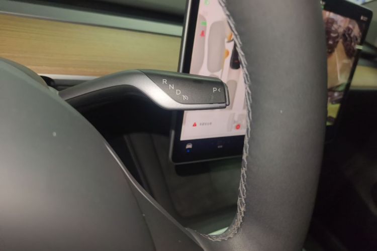 Tesla Model Y 2022 car image #14