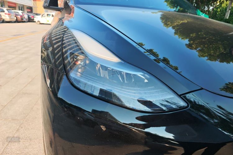 Tesla Model Y 2023 #8 Tesla Model Y 2023 car image #8