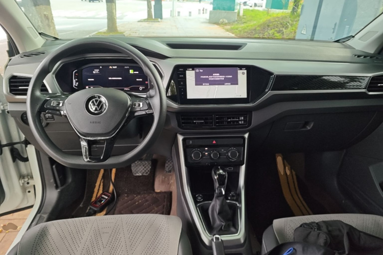 Volkswagen T-Cross 2023 car image #10