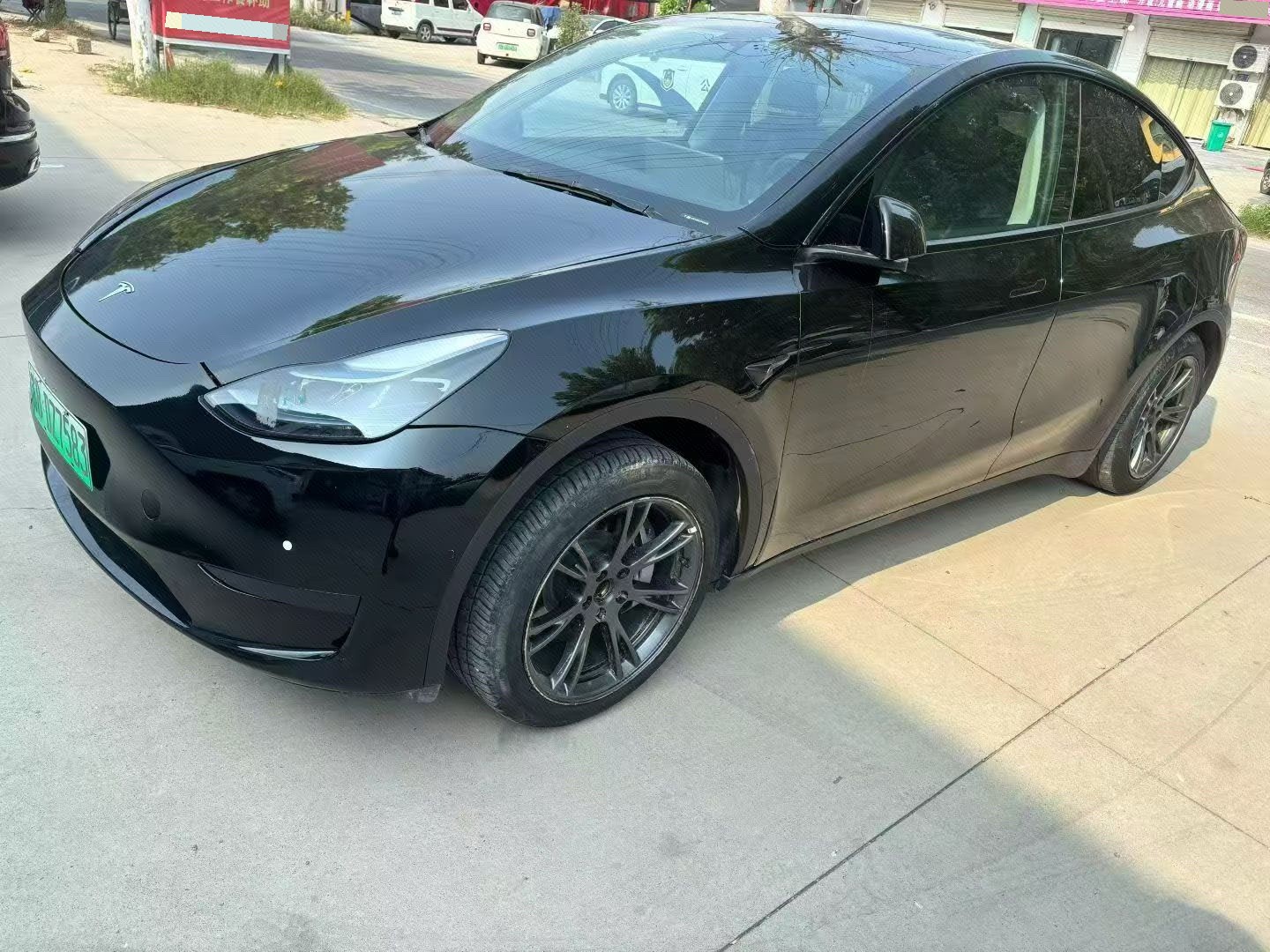Tesla Model Y 2023 car image 