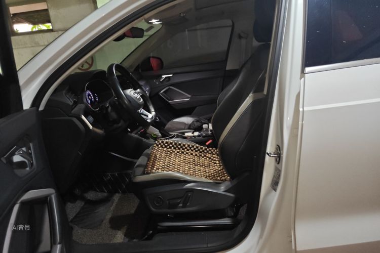 Audi Q3 2019 #17 Audi Q3 2019 car image #17