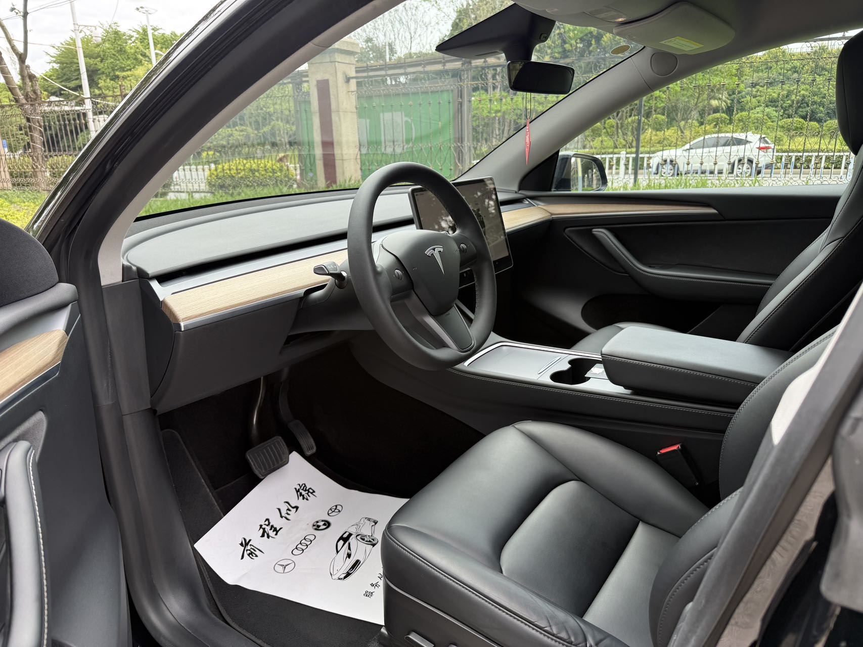 Tesla Model Y 2022 car image #5