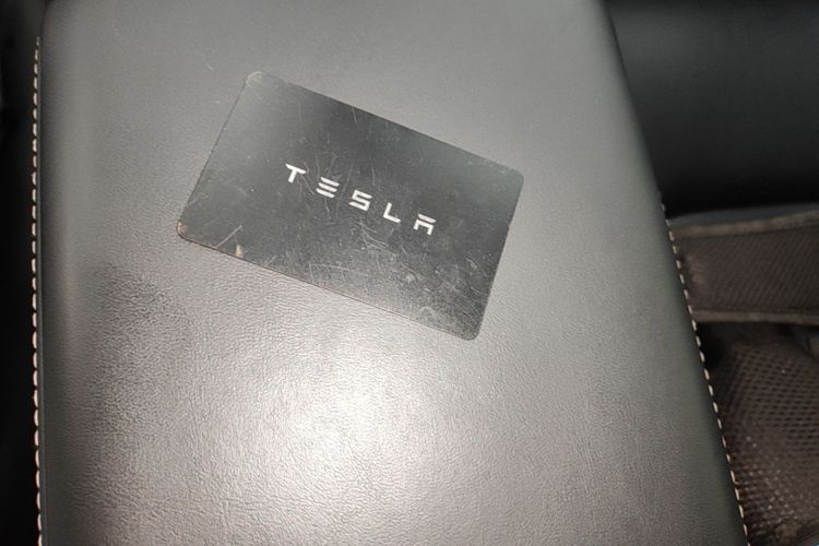 Tesla Model Y 2021 #14 Tesla Model Y 2021 car image #14