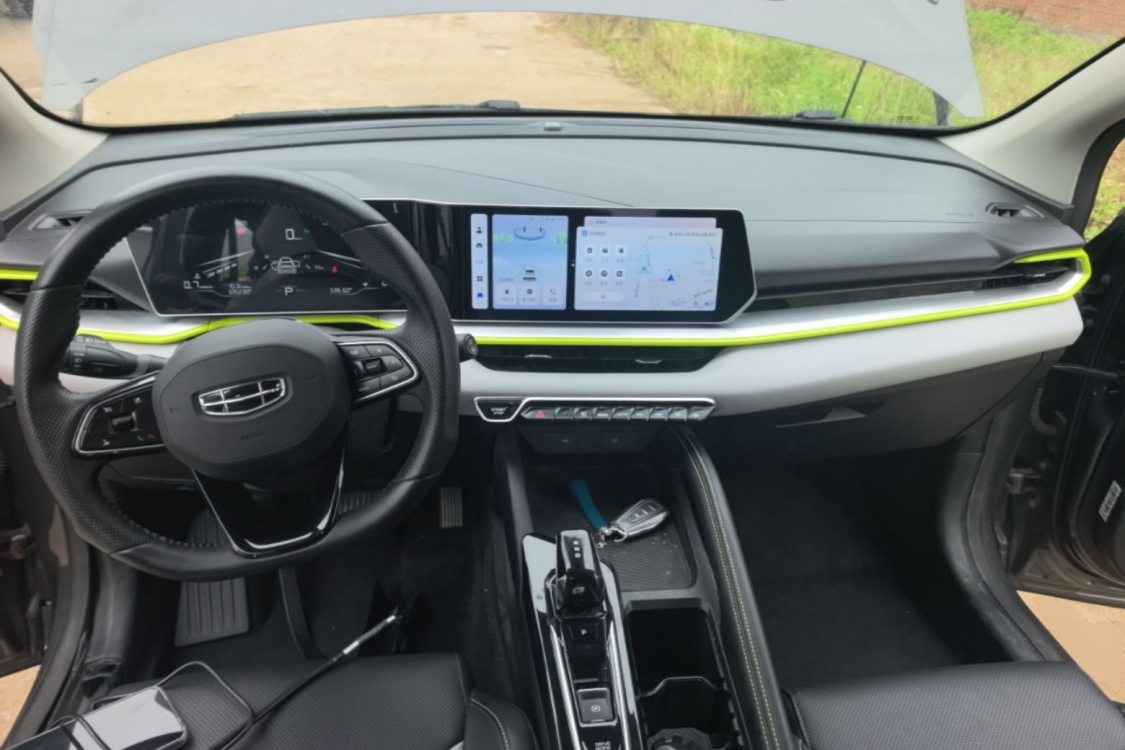 GEELY Coolray 2024 car image #15