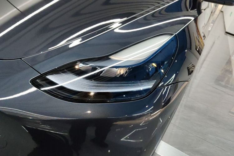 Tesla Model Y 2024 car image #23