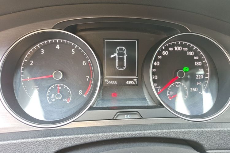 Volkswagen Golf 2015 car image #12