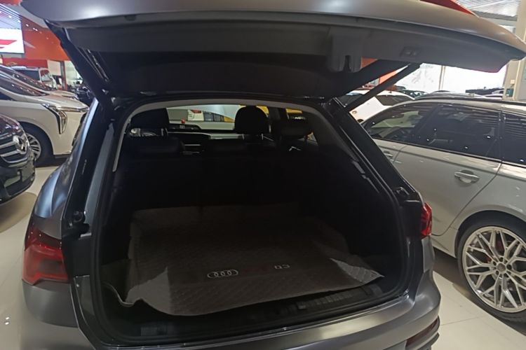 Audi Q3 2023 car image #21