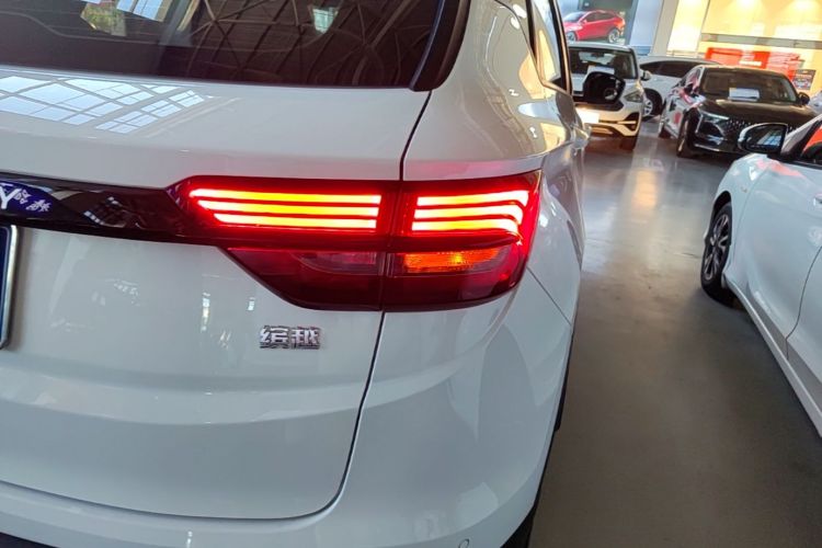 GEELY Coolray 2025 #8 GEELY Coolray 2025 car image #8