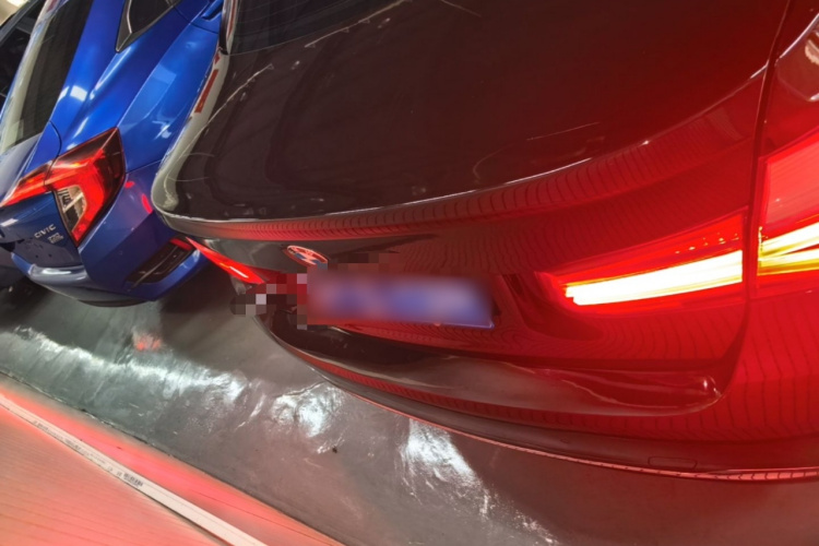 BMW 3 Series 2017 #6 BMW 3 Series 2017 car image #6