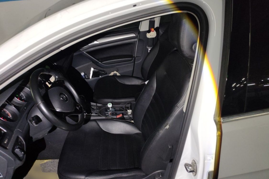 Volkswagen Golf 2014 car image #18