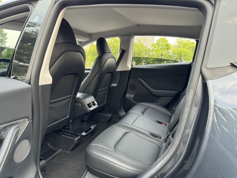 Tesla Model Y 2024 #9 Tesla Model Y 2024 car image #9