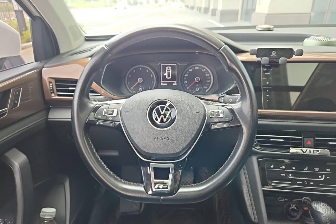 Volkswagen Tharu 2020 car image #22