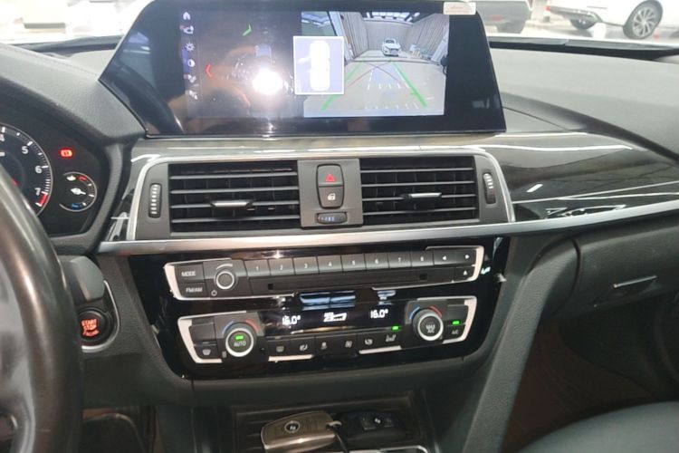 BMW 3 Series 2018 #13 BMW 3 Series 2018 car image #13