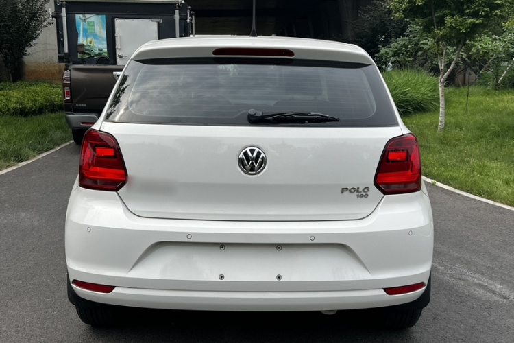 Volkswagen Polo 2016 car image #6