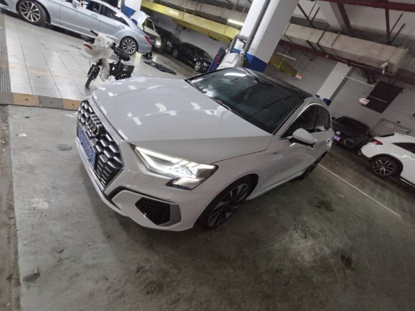 2022 immagine di auto 