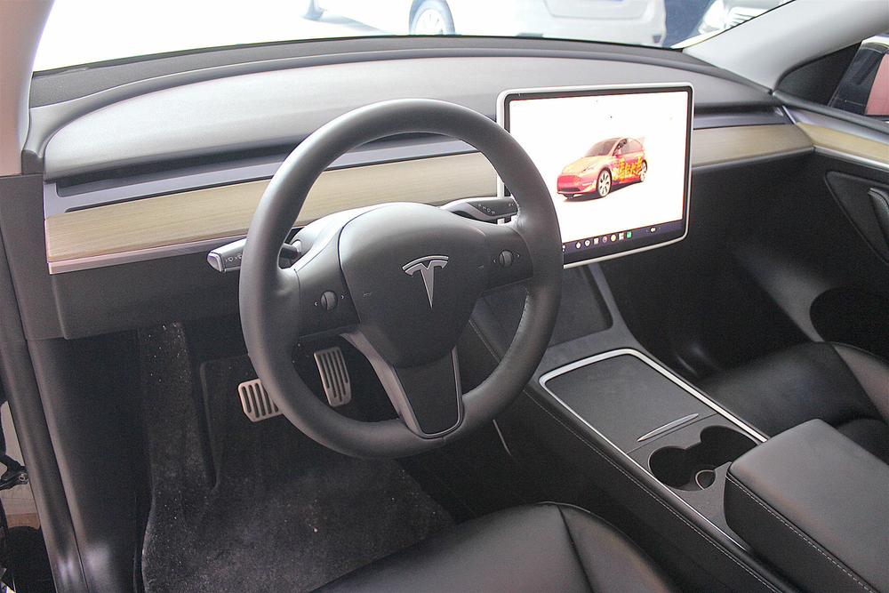Tesla Model Y 2023 #11 Tesla Model Y 2023 immagine di auto #11