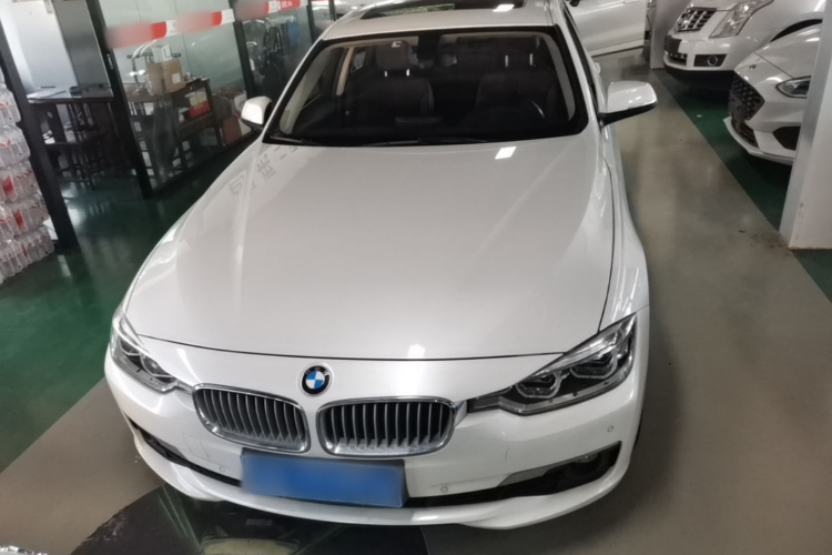 BMW 3 Series 2018 car image #3