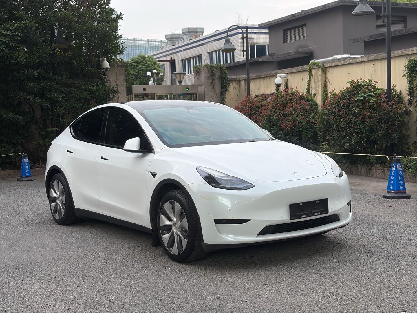 Tesla Model Y 2022 imagem de carro #5