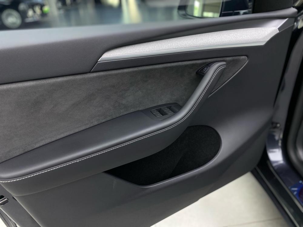 Tesla Model Y 2025 #16 Tesla Model Y 2025 car image #16