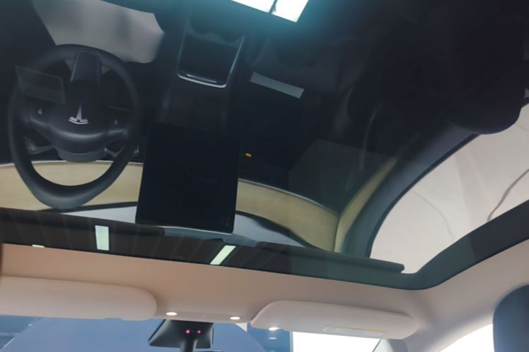 Tesla Model Y 2023 #20 Tesla Model Y 2023 car image #20