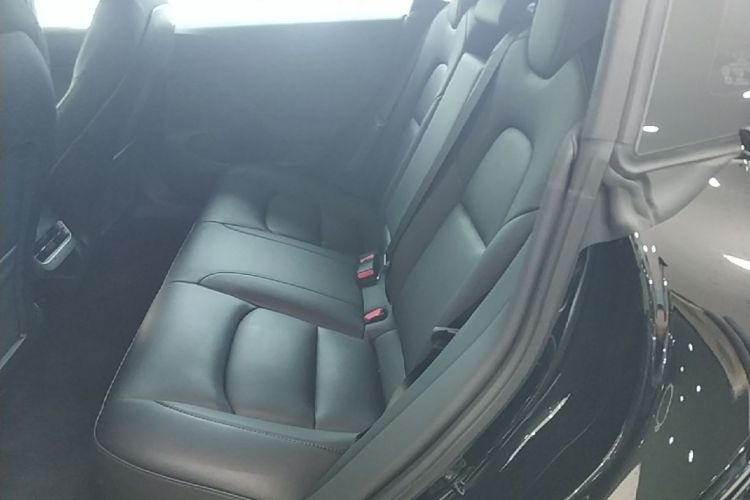 Tesla Model 3 2023 car image #13