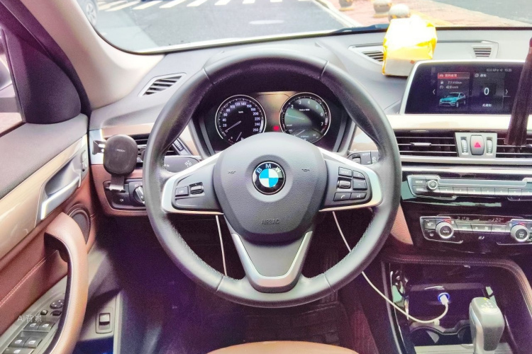 BMW X1 2019 car image #12