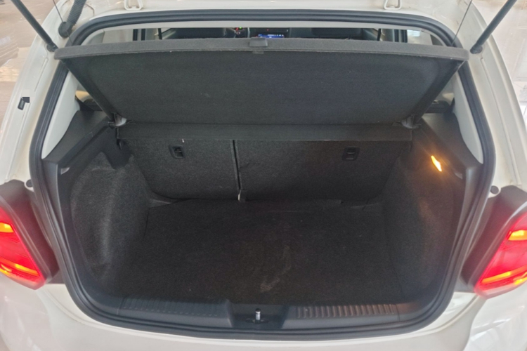 Volkswagen Polo 2017 car image #19