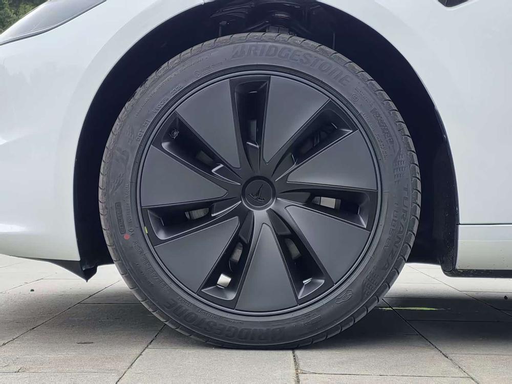 Tesla Model 3 2026 car image #7