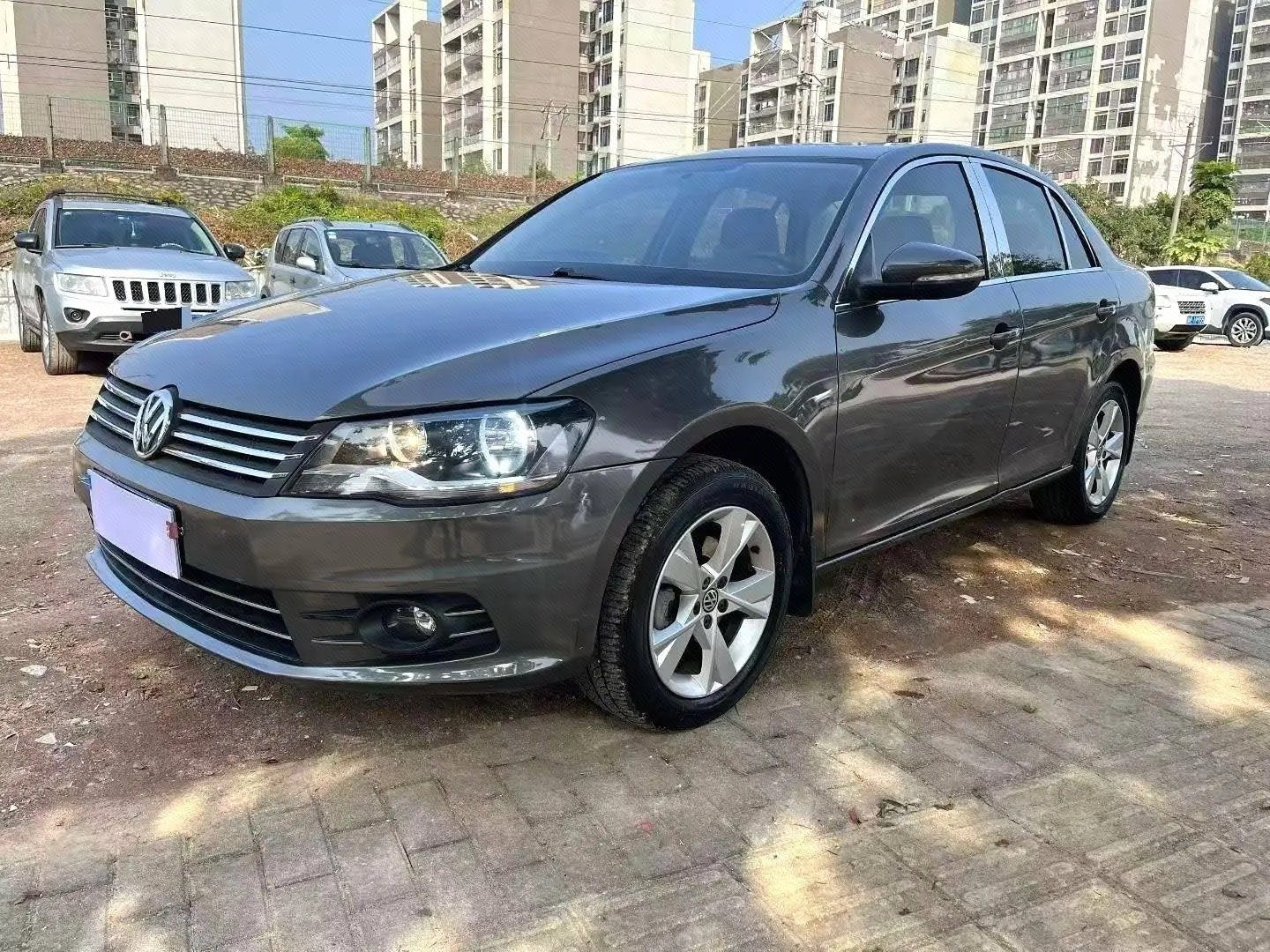 Volkswagen Bora 2014 car image 