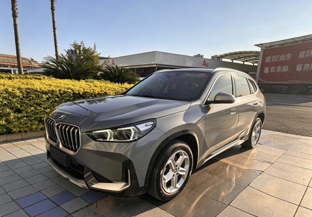 BMW X1 2023 car image #18