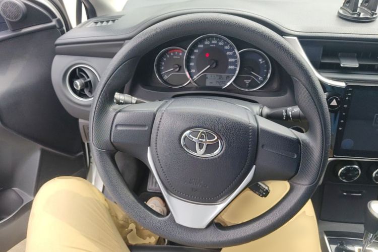 Toyota Corolla 2018 #11 Toyota Corolla 2018 car image #11