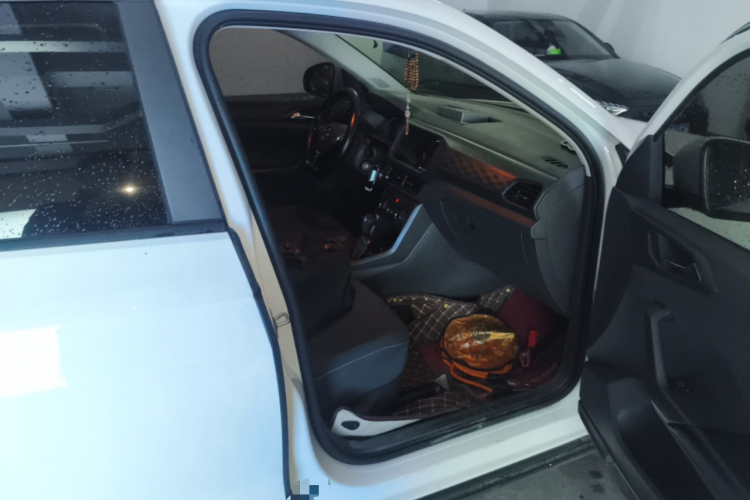 Volkswagen T-Cross 2021 car image #24