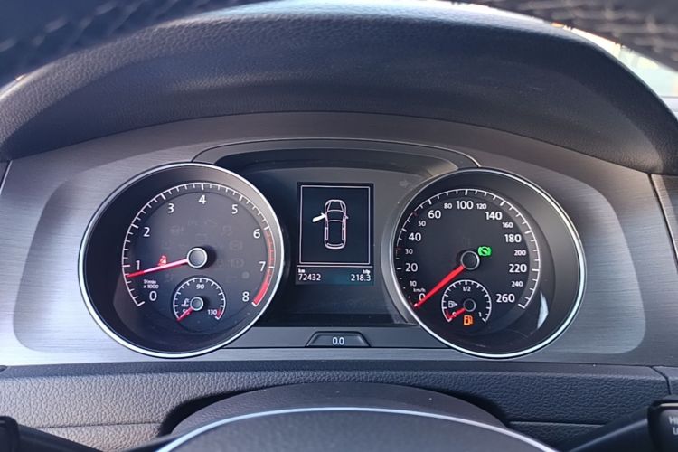 Volkswagen Golf 2016 car image #12