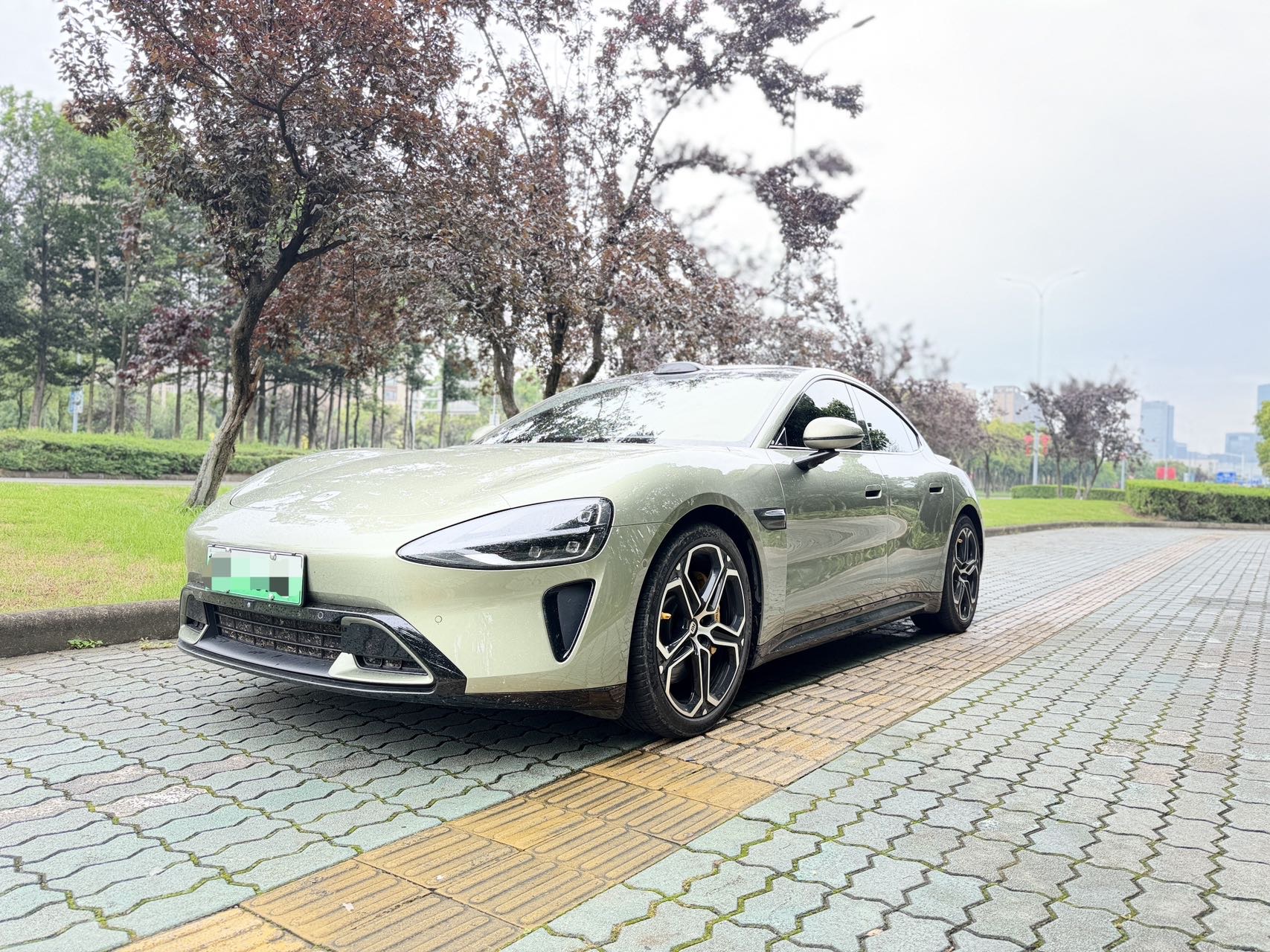 MI SU7 2024 car image 