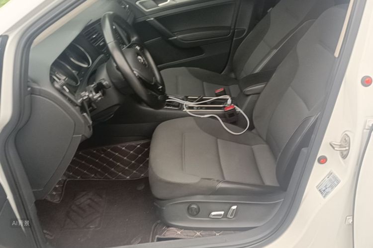 Volkswagen Golf 2018 car image #17