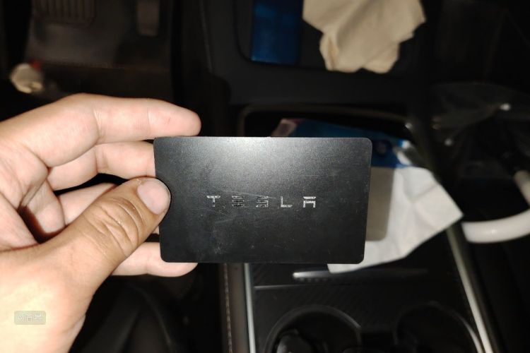 Tesla Model Y 2022 immagine di auto #10