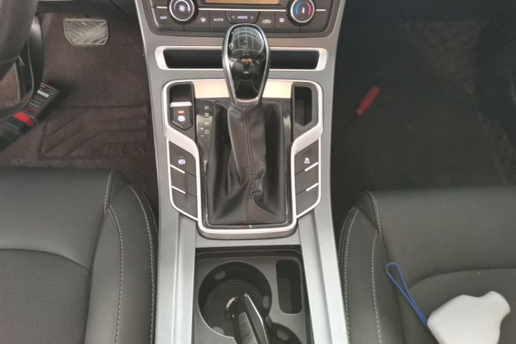 GEELY Emgrand 2020 #14 GEELY Emgrand 2020 car image #14