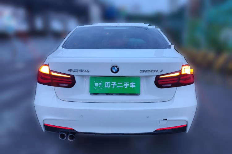 BMW 3 Series 2018 #6 BMW 3 Series 2018 car image #6