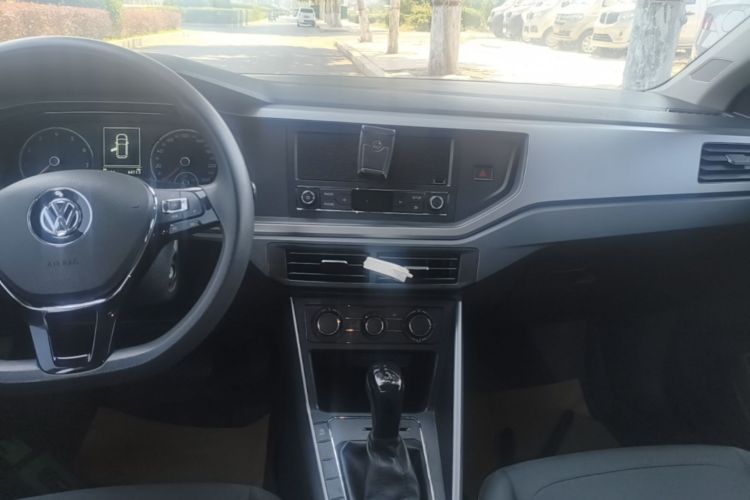 Volkswagen Polo 2020 car image #13