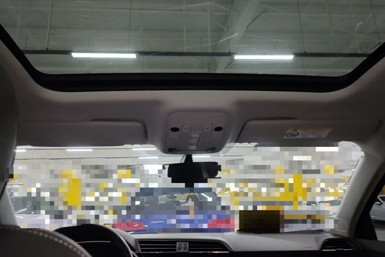 Audi Q3 2021 car image #18