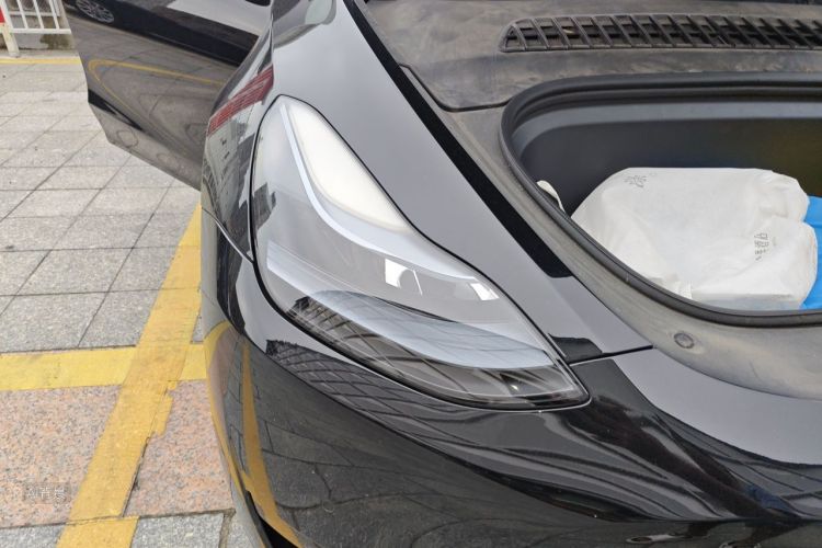 Tesla Model Y 2023 #8 Tesla Model Y 2023 car image #8