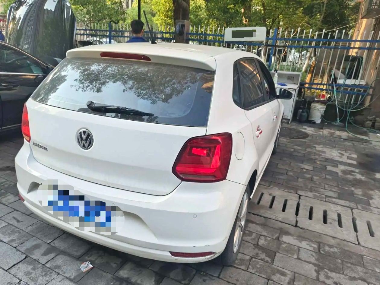 Volkswagen Polo 2014 car image #5
