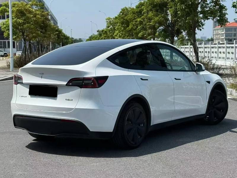 Tesla Model Y 2022 #7 Tesla Model Y 2022 car image #7
