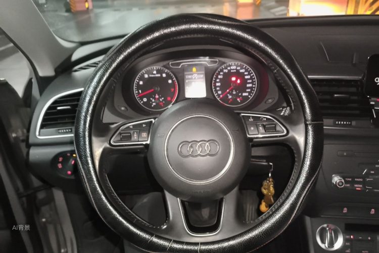Audi Q3 2014 car image #12