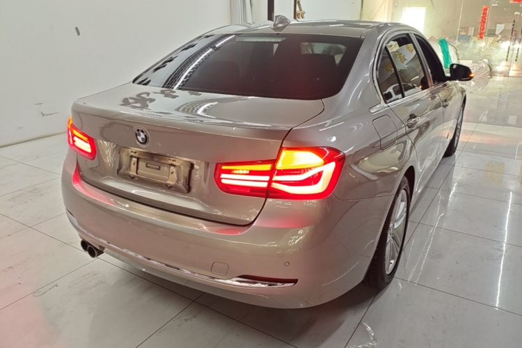 BMW 3 Series 2017 #7 BMW 3 Series 2017 car image #7