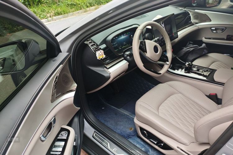 BYD Han 2024 car image #18