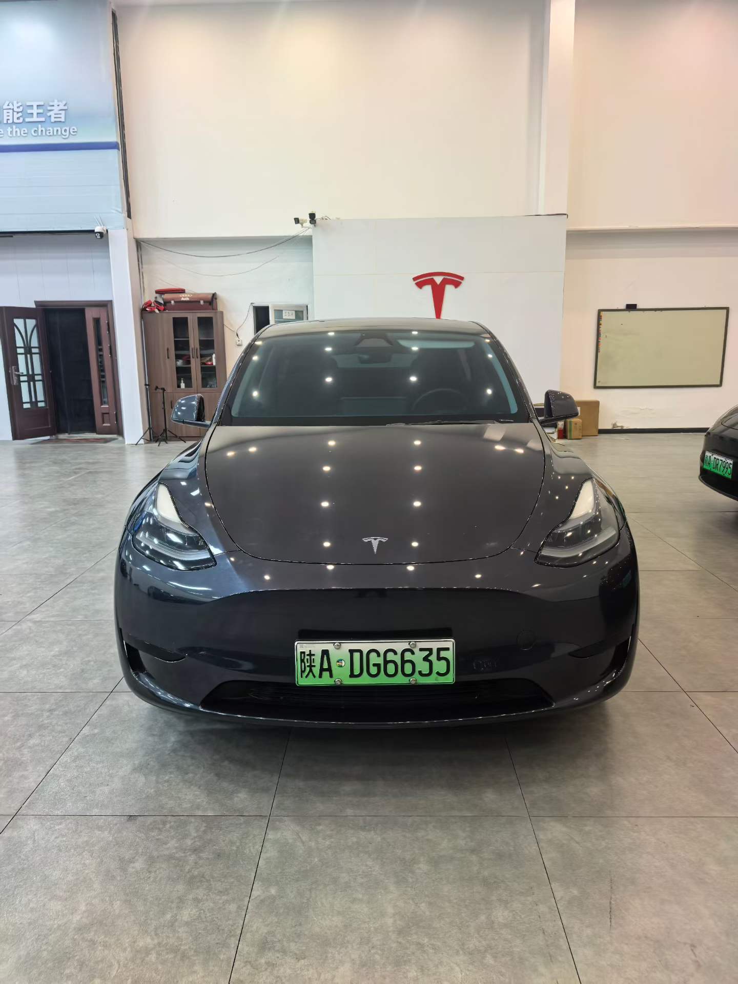Tesla Model Y 2024 #2 Tesla Model Y 2024 car image #2