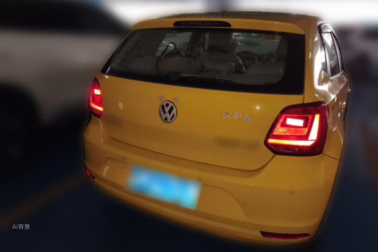 Volkswagen Polo 2015 car image #6