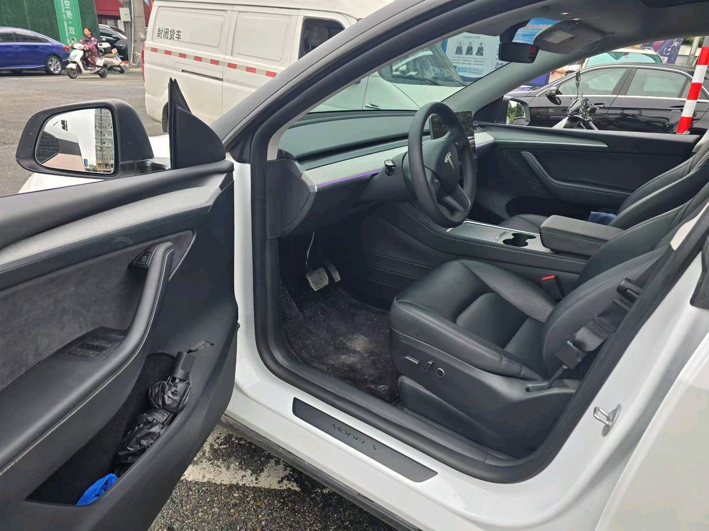 Tesla Model Y 2024 car image #6